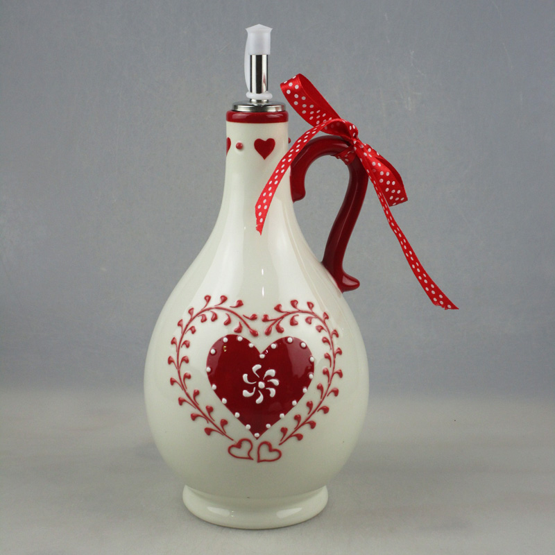 Wholesale Valentine Ceramic Heart Design Oil Bottle Manufacturer