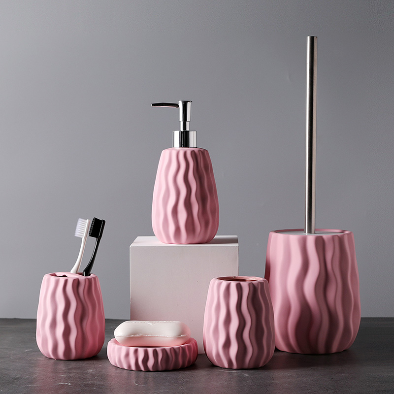 Wholesale Ceramic Bathroom Accessories Set 5 embossed Solid Pink